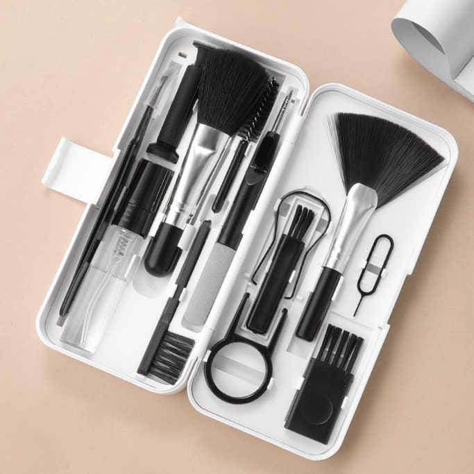 Multifunctional Gadgets Cleaning Kit